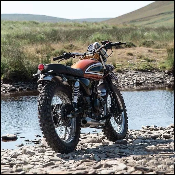 kf-S03b8e7ece2b94399bb445aa2dc566970y-GN-retro-motorcycle-cafe-race-modified-universal-CNC-aluminum-alloy-LED-Tail-License-Plate-Rear-Light